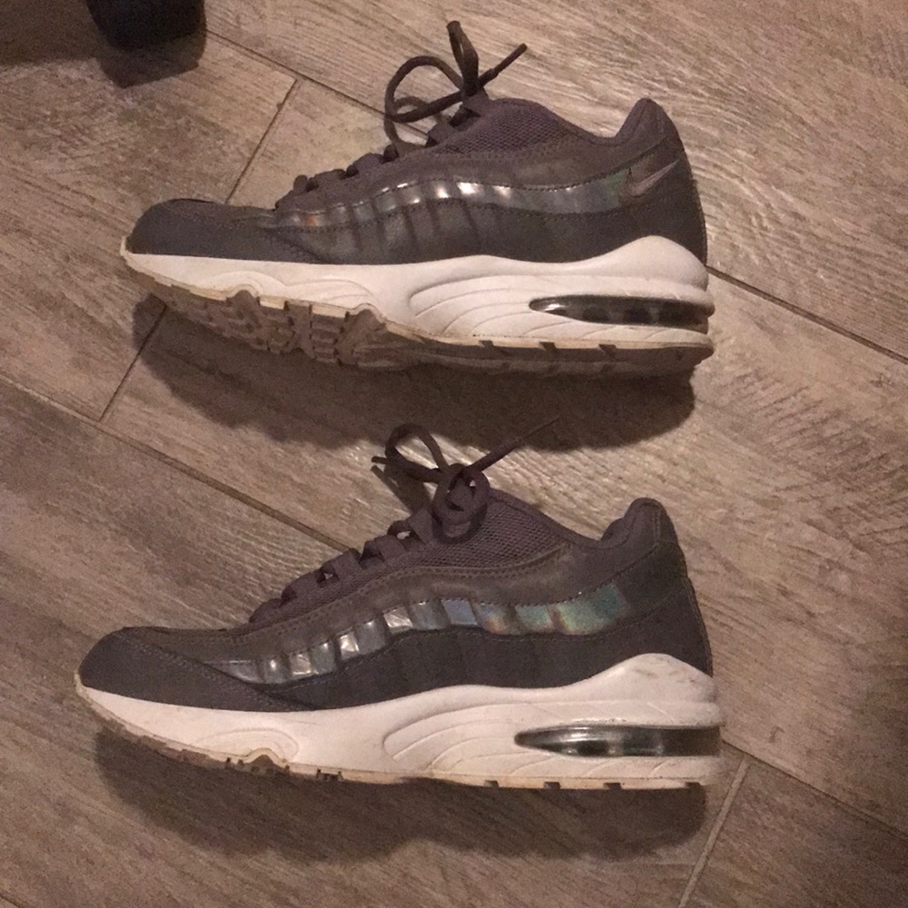 Shoes - Picture 3 of 4